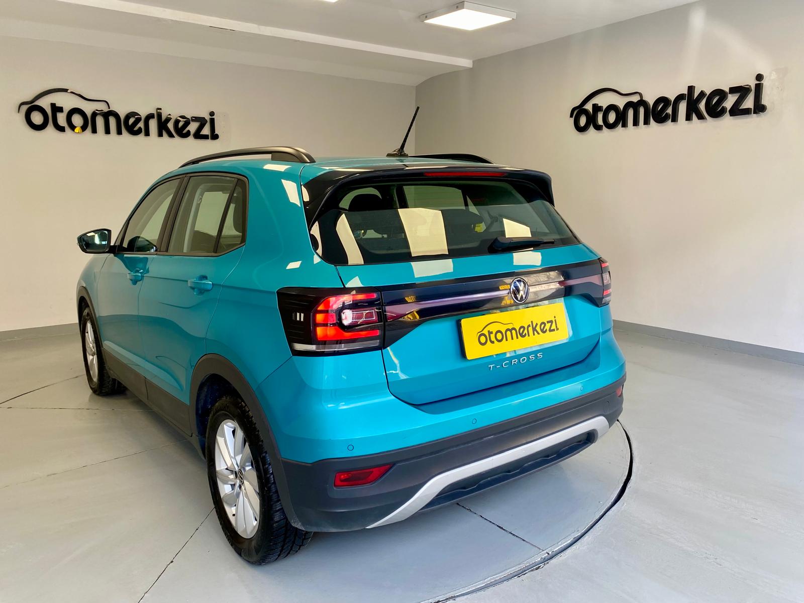 VOLKSWAGEN T-CROSS 3